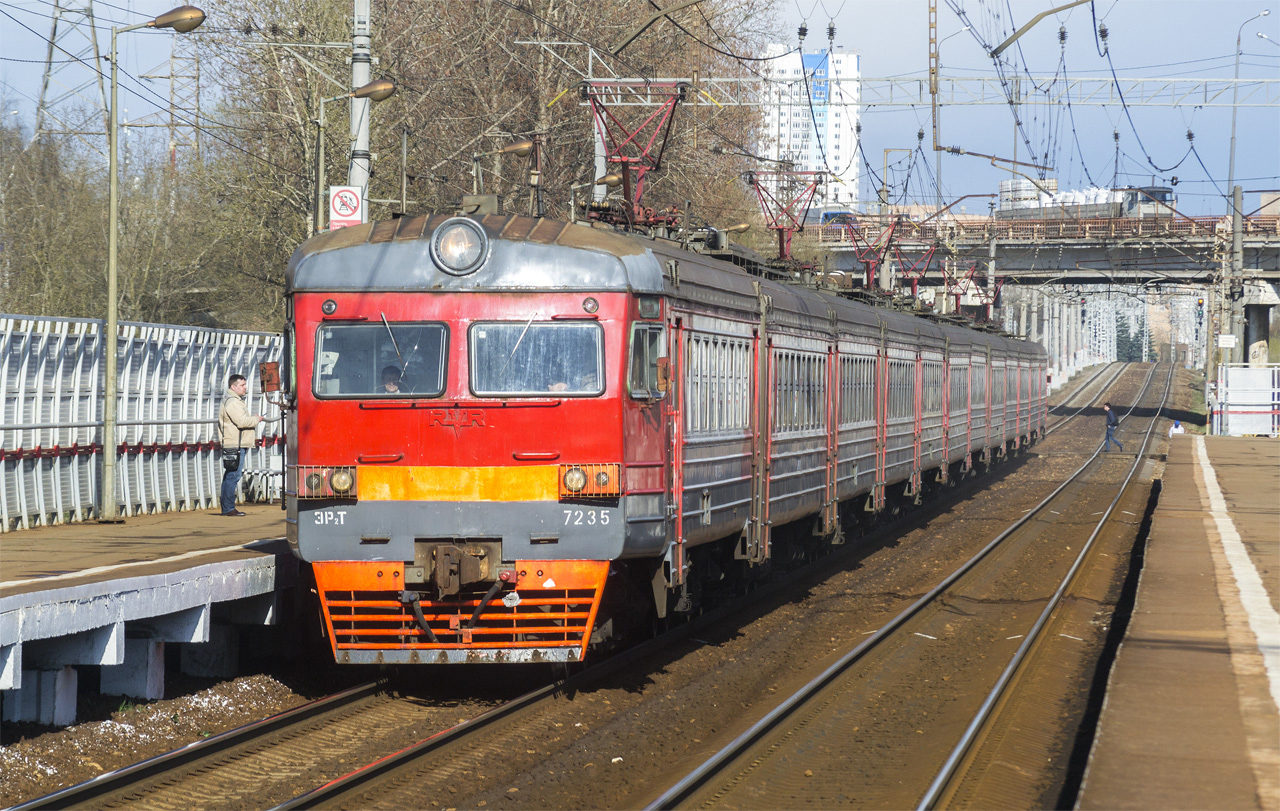 Электропоезд ЭР2Т-7235